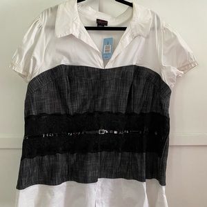 New with tags Torrid top. Because never worn, there is discoloration on the top.